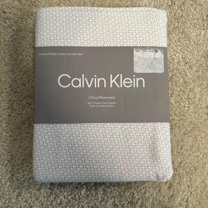 Calvin Klein Tiny Leaf Print Combed Cotton Standard Pillowcase Pair Gray/White